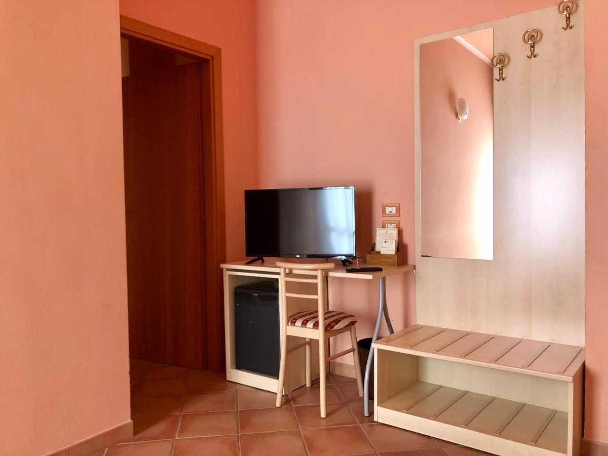 Hotel Di Rocco Loreto Aprutino Dış mekan fotoğraf