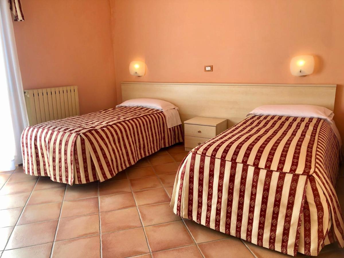 Hotel Di Rocco Loreto Aprutino Dış mekan fotoğraf