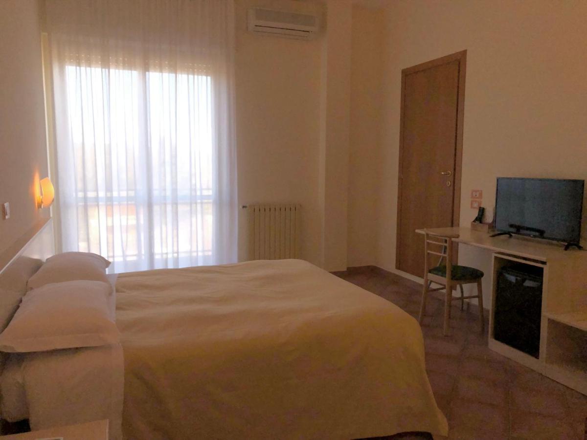 Hotel Di Rocco Loreto Aprutino Dış mekan fotoğraf