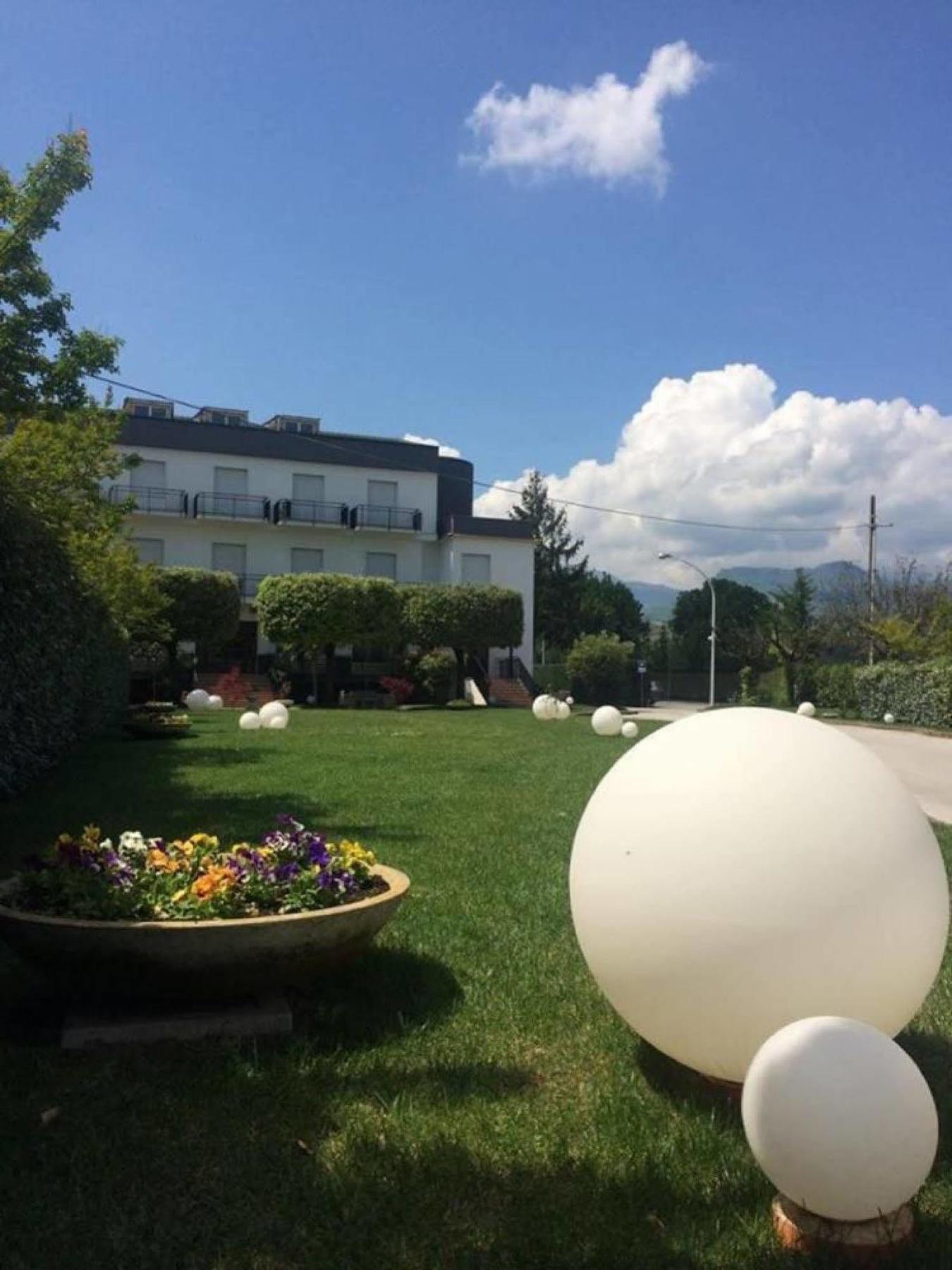 Hotel Di Rocco Loreto Aprutino Dış mekan fotoğraf